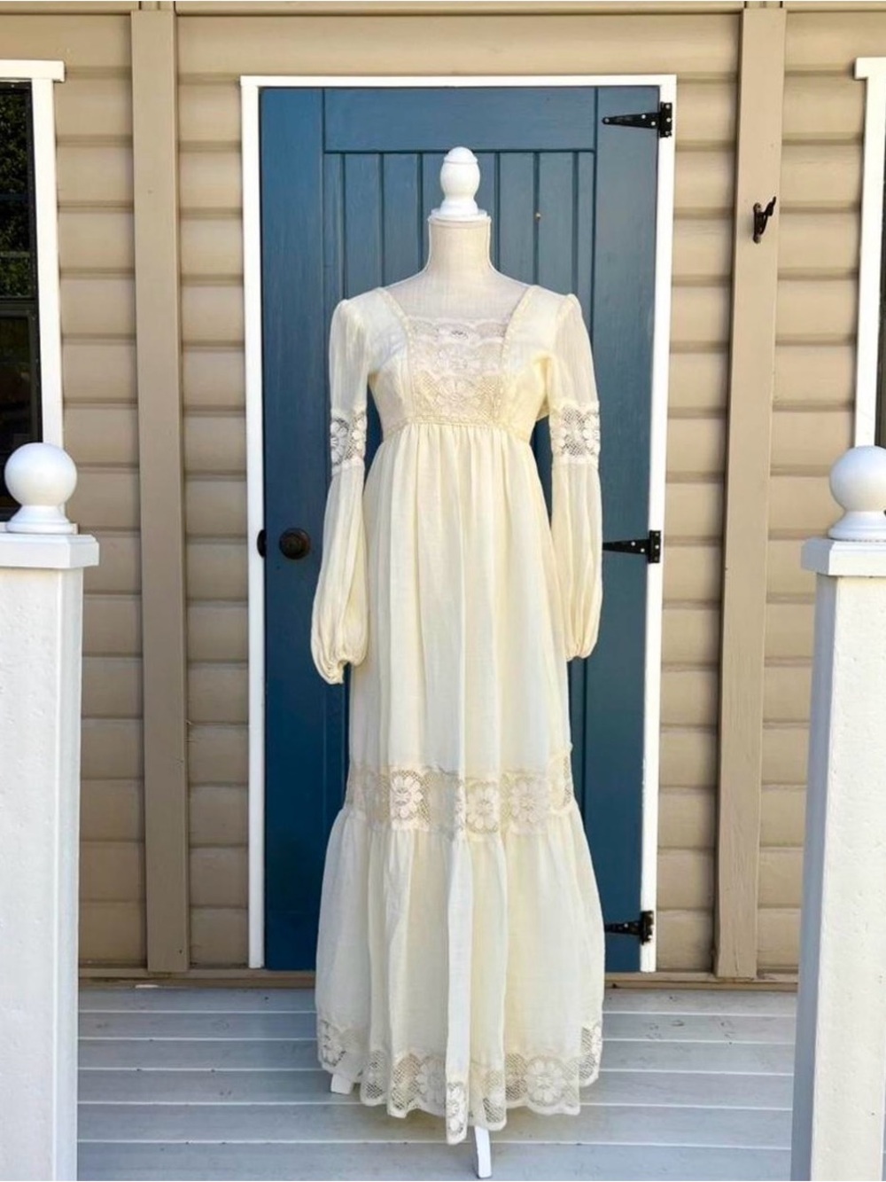Vintage Nadine Elegan Ivyloff white/Cream Lace Maxi Dress Jr. Size 3